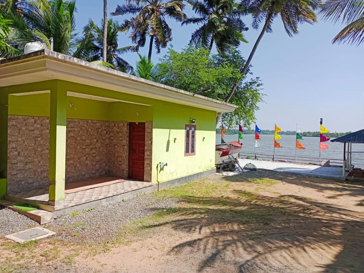 Kalamana Serene Chavakkad Luaran gambar