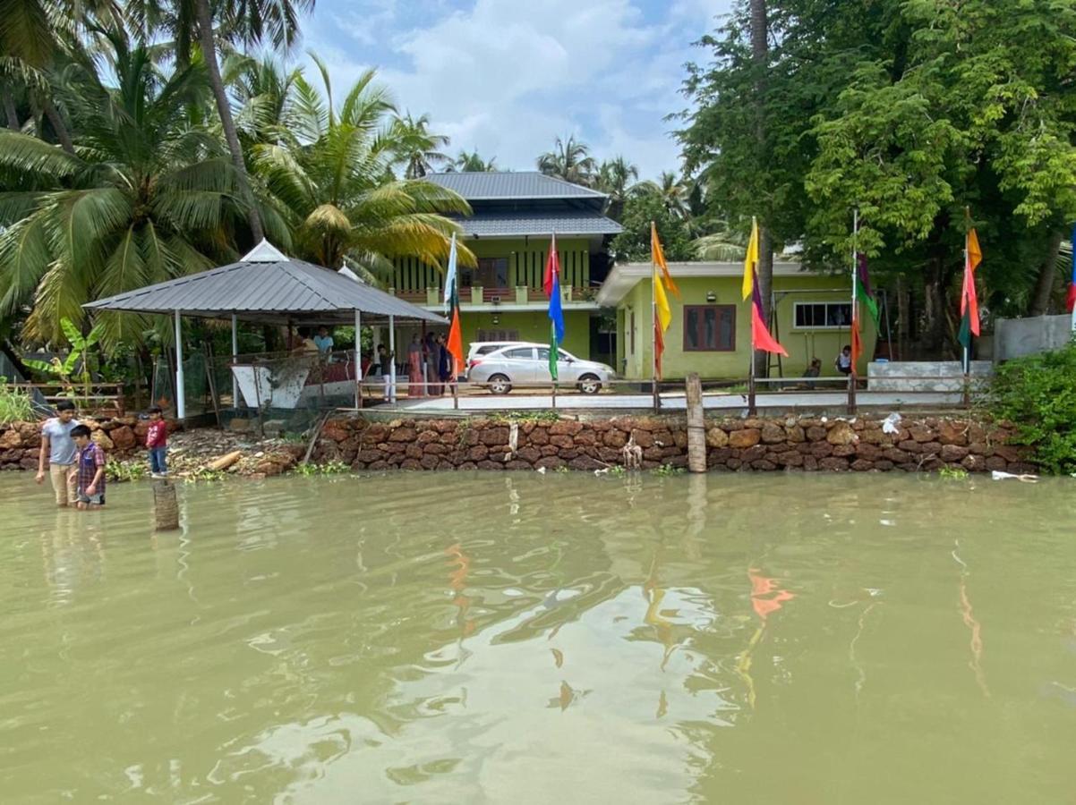 Kalamana Serene Chavakkad Luaran gambar